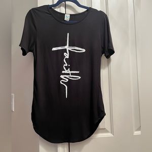 adam. & eve “Faith” T-Shirt - size Small